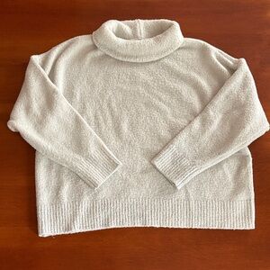 Abercrombie cream sweater